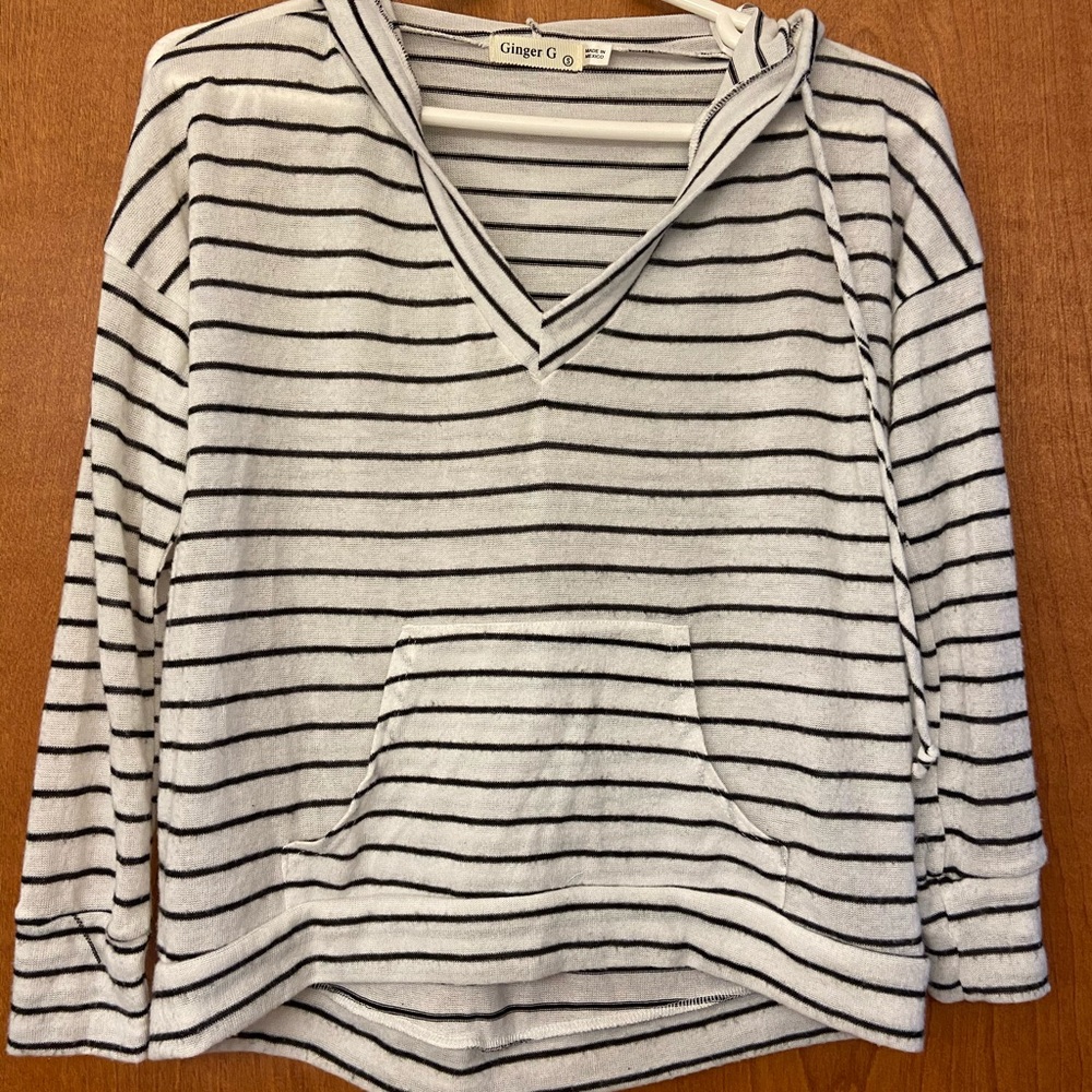Tee shirt hoodie